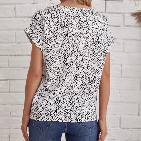 🔥LAST ONE🔥Dalmatian Dot Rolled Sleeve Top - Picture 3 of 4